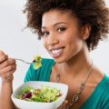 comer antes de ter fome ajuda controlar seu apetite