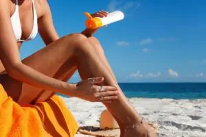Uso do protetor solar: dicas de saúde e beleza para o verão