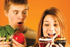Escolhendo o que comer na alimentação na adolescência