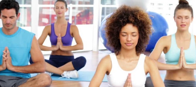 Exercícios de meditação estão entre os cuidados com a saúde