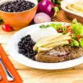 Alimentar direito com arroz, feijão, carne e verduras
