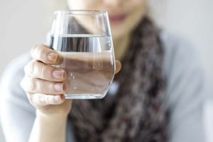 Estratégia para beber mais água diariamente