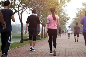 A caminhada para o corpo traz muitas vantagens